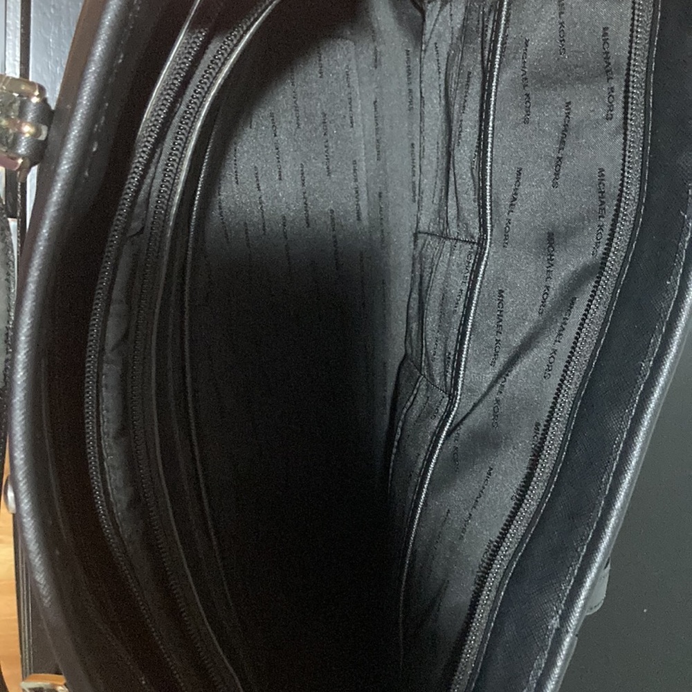 Large black Michael Kors Tote bag - Picture 9 of 9